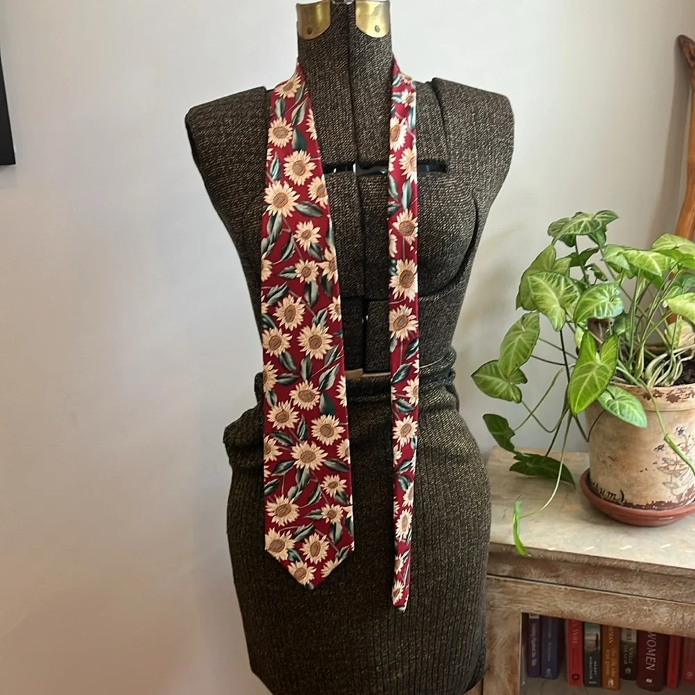 Eddie Bauer Sunflower Tie Vintage